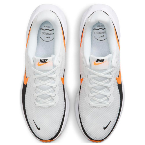 Nike Revolution 8
